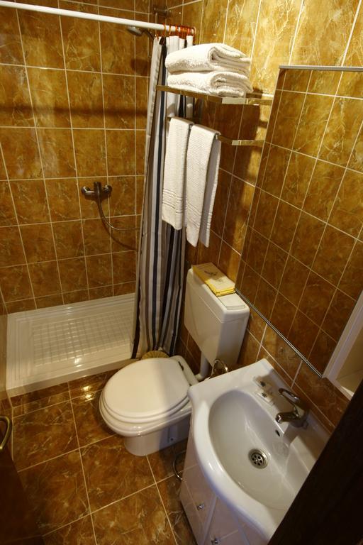 Quarto Duplo com Banheiro Privativo